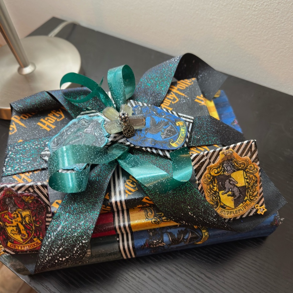 Harry Potter Themed Gift Set with House Crests